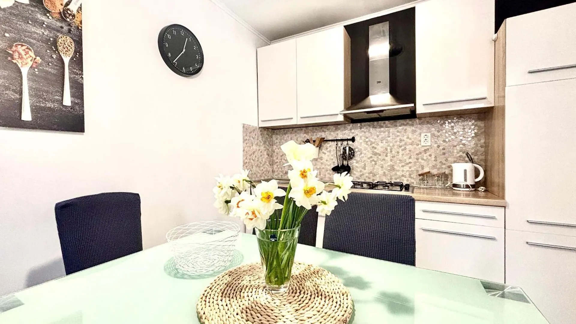 Pietra Storica Apartments 트콘
