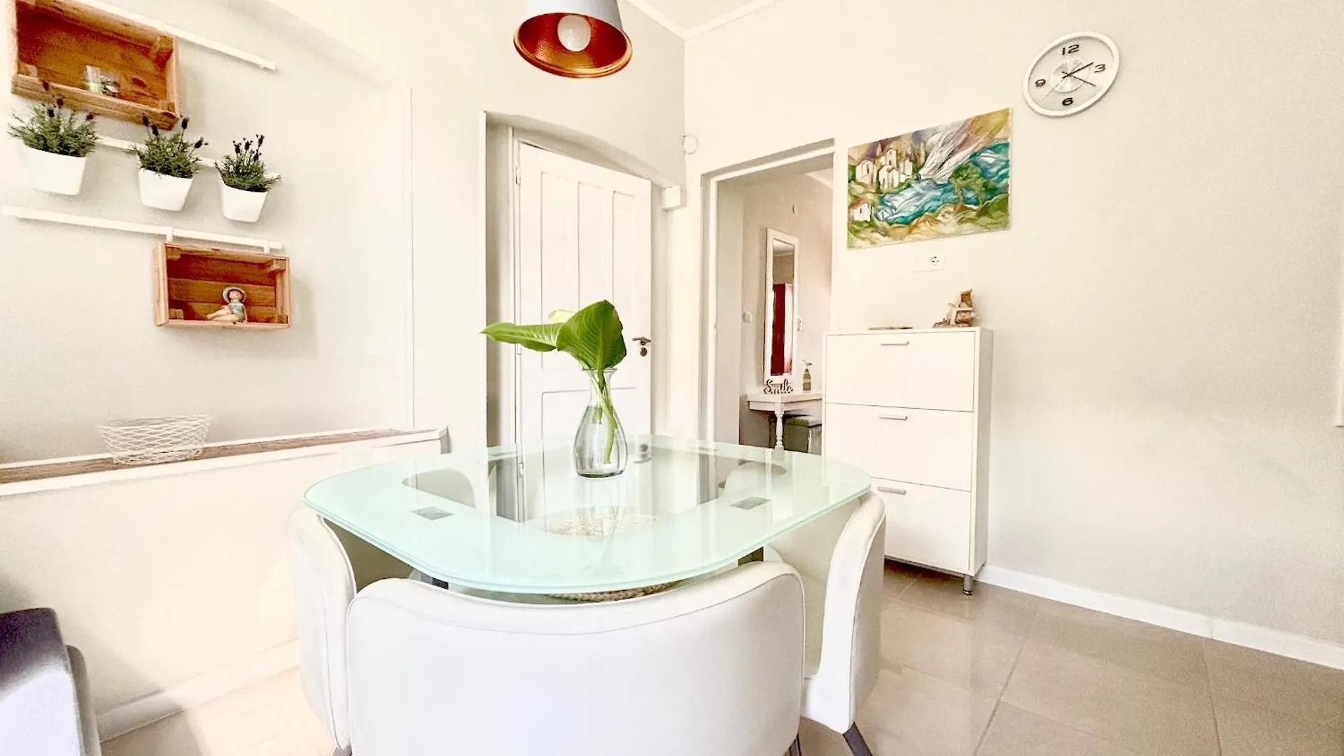 Pietra Storica Apartments 트콘